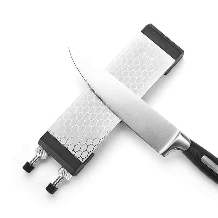 How to Properly Sharpen Kitchen Knives Using a Sharpening Steel – Chefs'  Toys