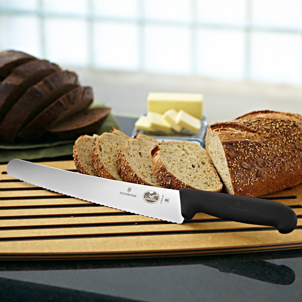 Victorinox-Swiss-Army-10.25″-Bread-Knife